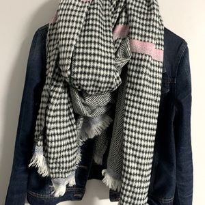 (2for$20) Super cozy Reitmans Patterned Scarf